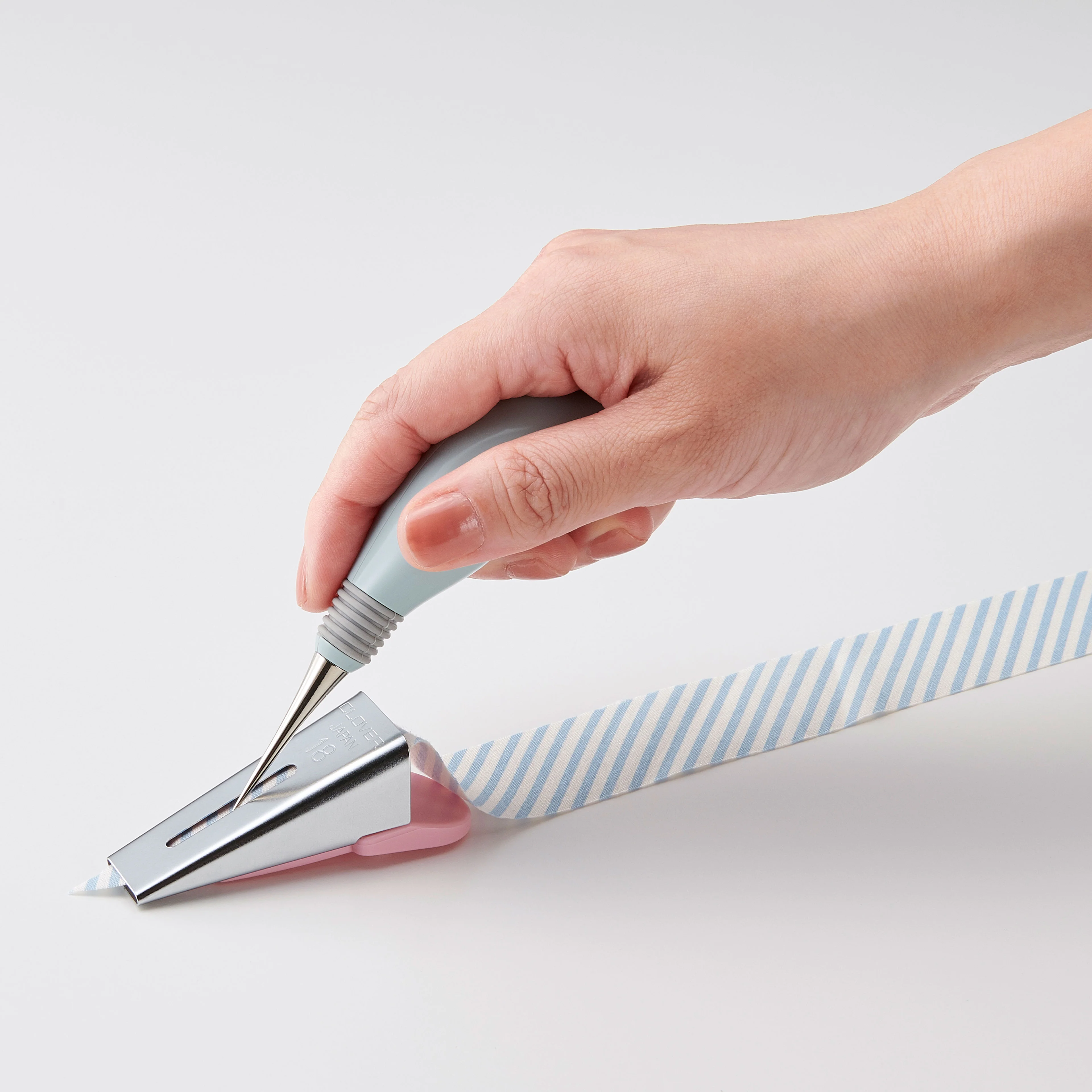 Grip Fit Tapered Tailor's Awl - Image 6