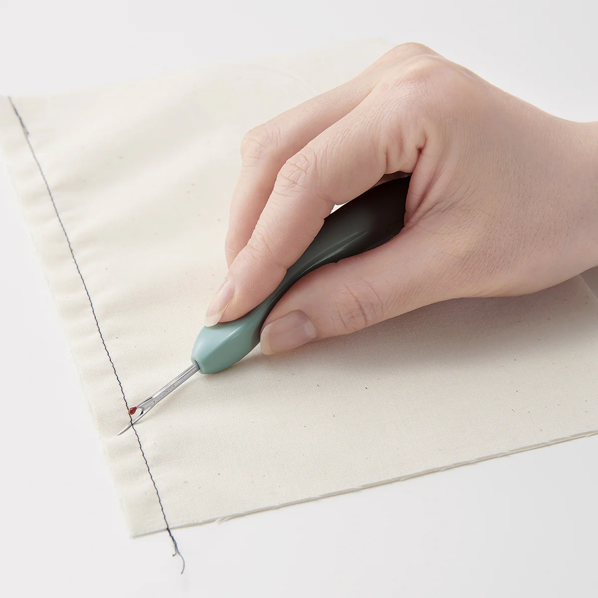 Grip Fit Seam Ripper - Image 4