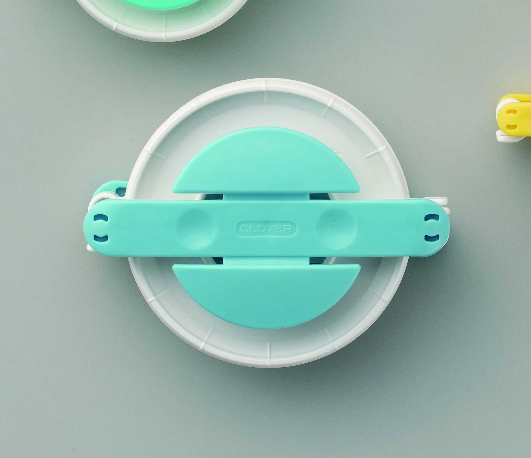 Pom-Pom Maker Set - Image 4